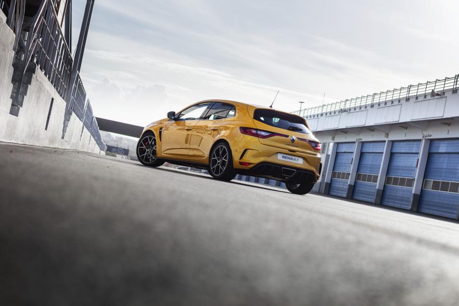  Renault Megane R.S. Trophy 2018 года  (WW) (фото 36 из 65)